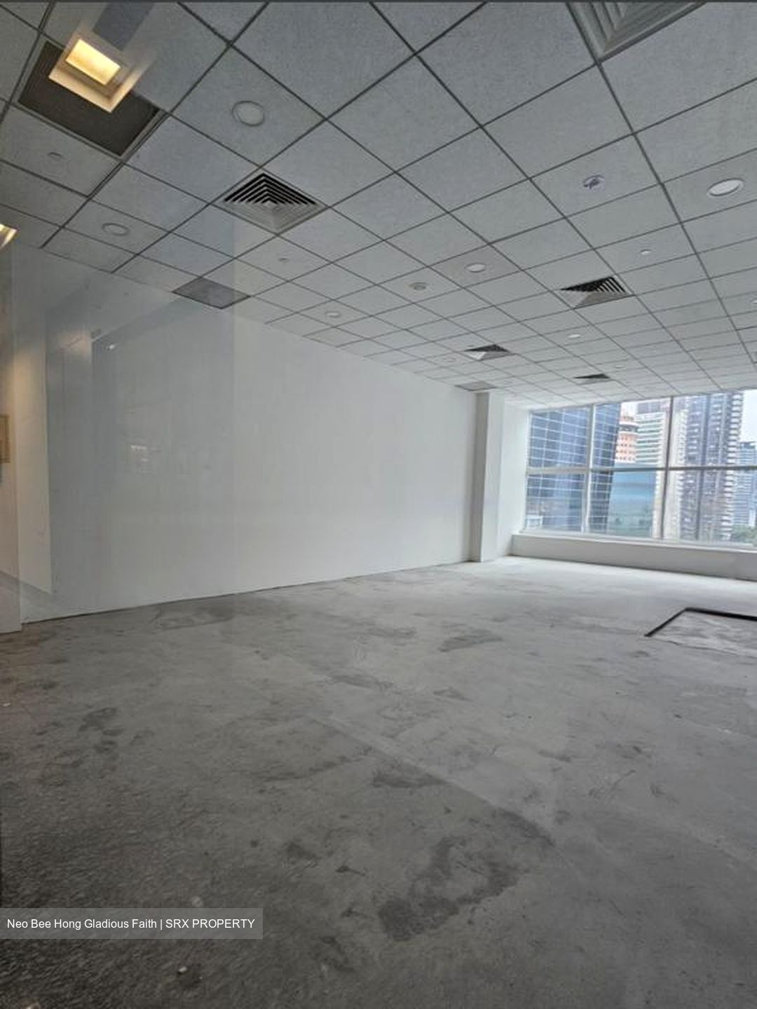 SQUARE 2 (D11), Retail #466672251